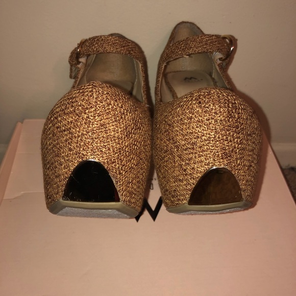 Beige Platform Heels - Picture 4 of 5